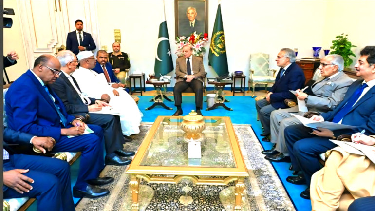 PM Shehbaz Highlights Girls’ Education in Talks with Muslim Leaders