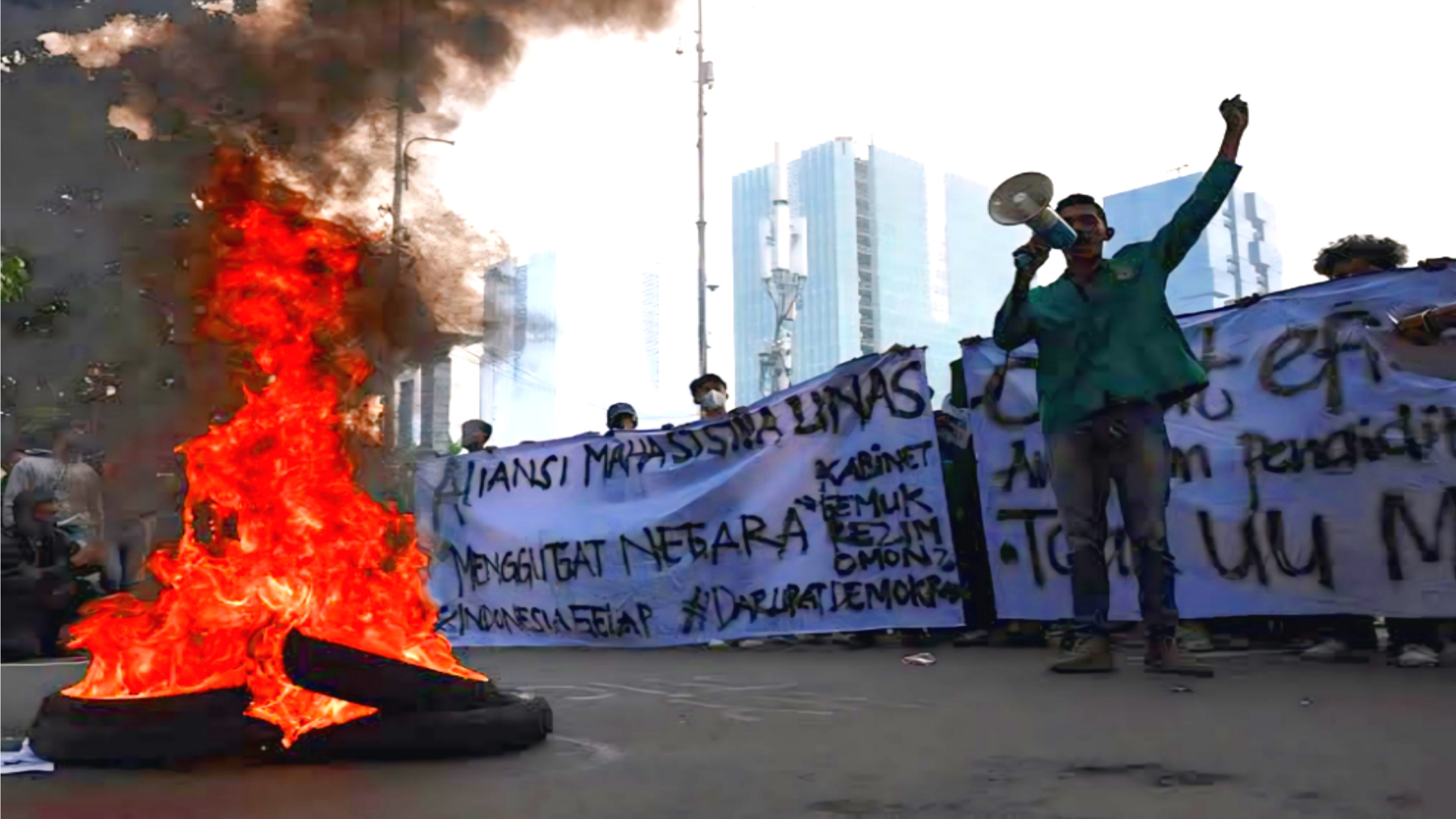 Students Protest Across Indonesia Against Budget Cuts and Policy Changes