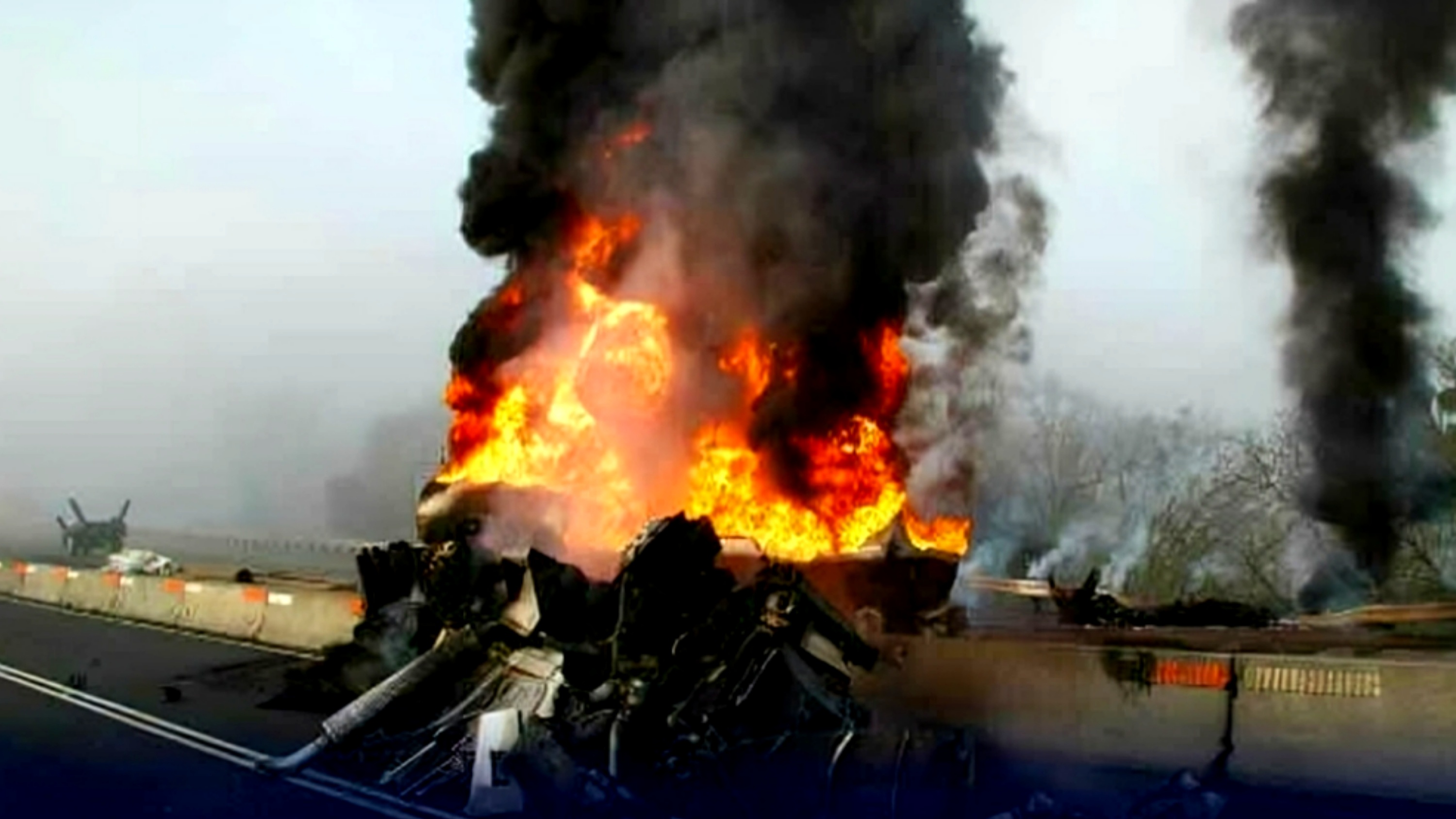 Five Killed as Smuggled Oil Vehicles Collide in Washuk