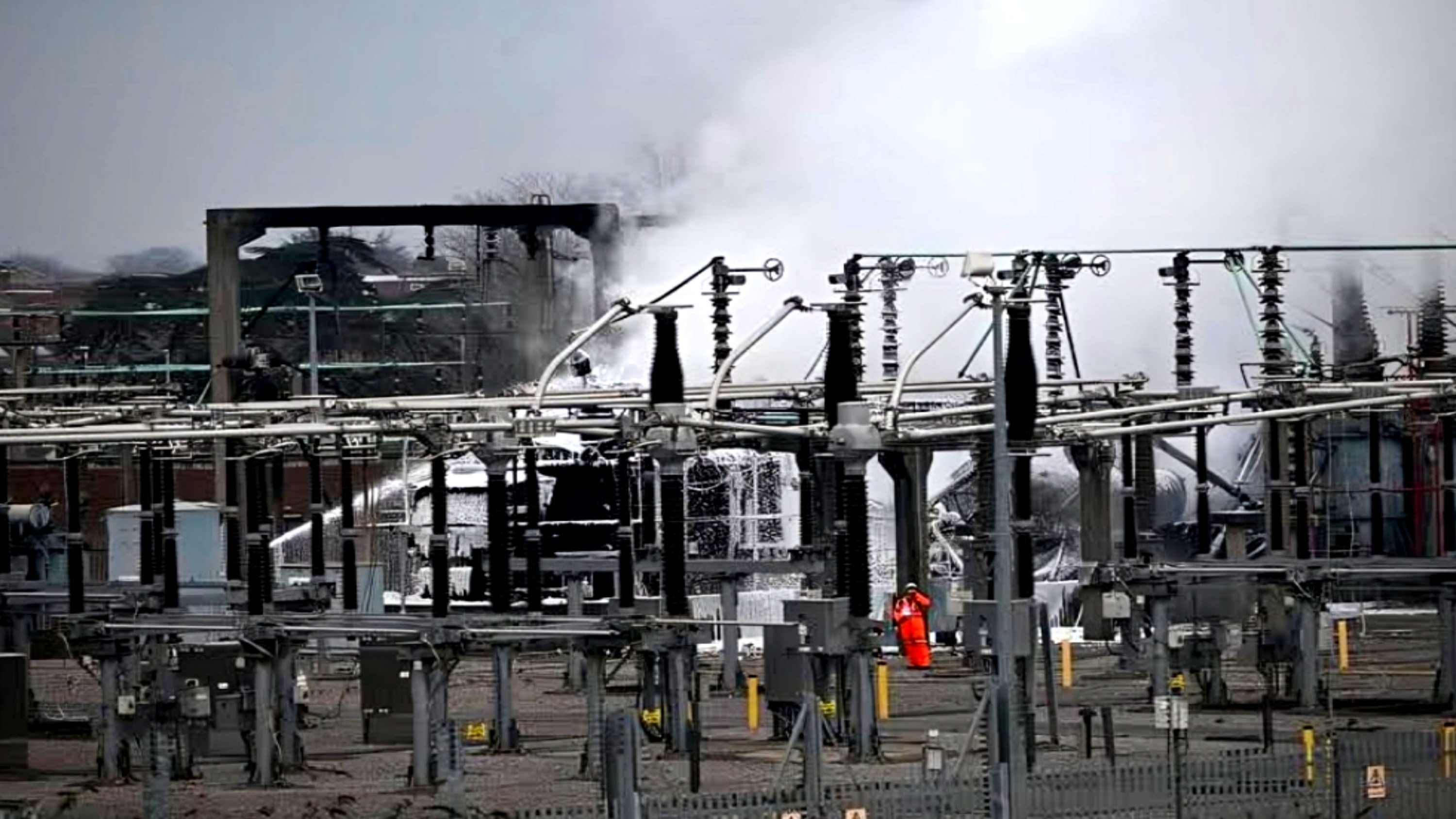 Fire at London Substation Causes Major Power Outage, Forcing Heathrow Airport Closure