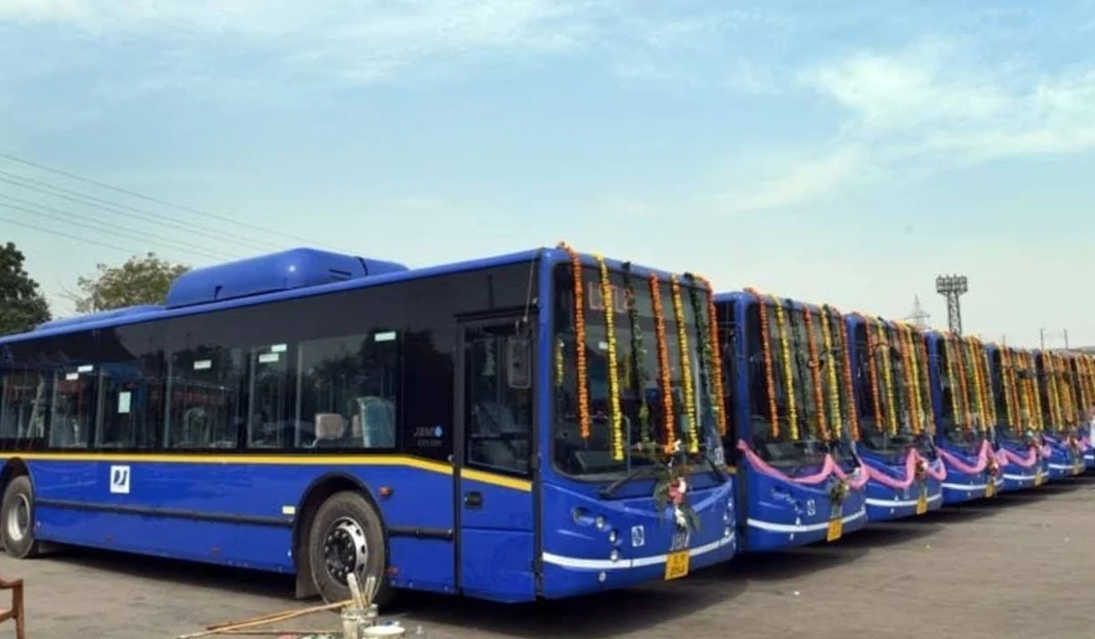 Delhi Transit Problems: Debts Rise as Services Decline