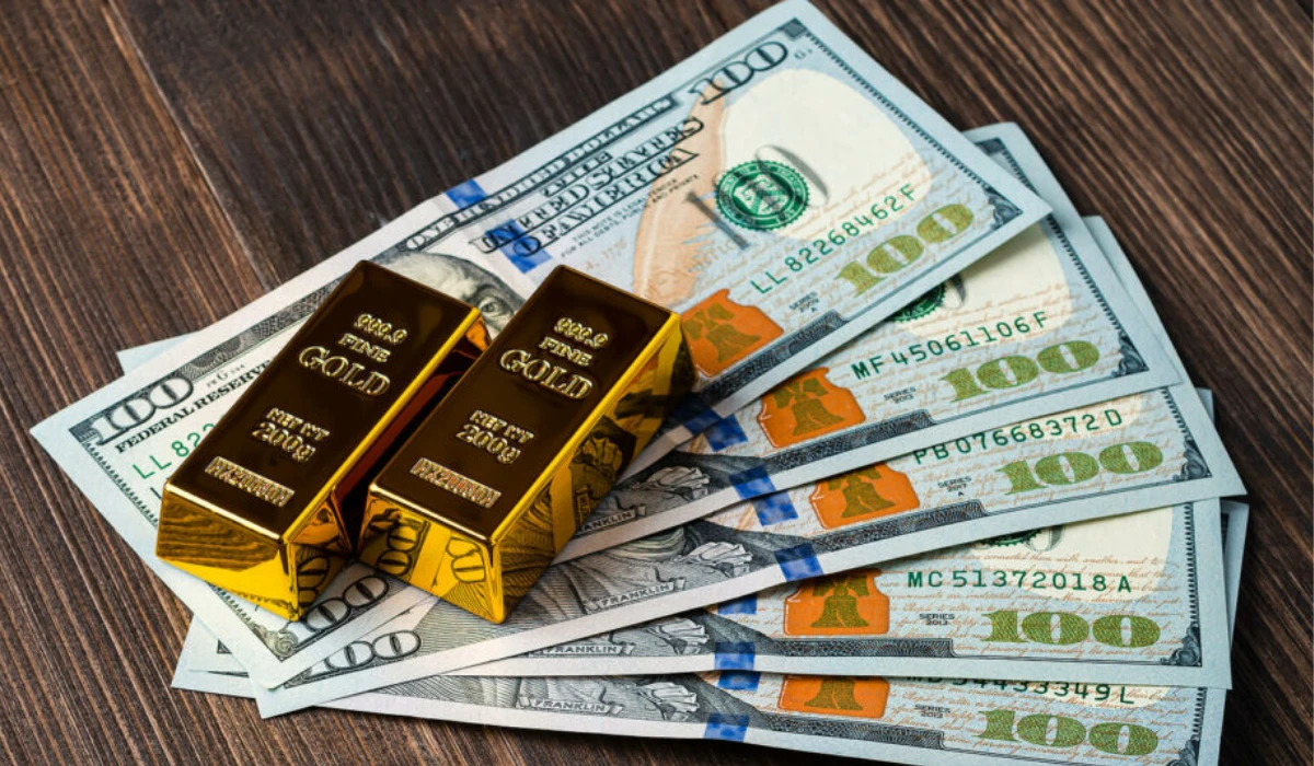 Weak dollar boosts gold to all-time high