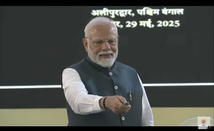 PM Modi Launches Rs.1,010 cr. City Gas Project in West Bengal