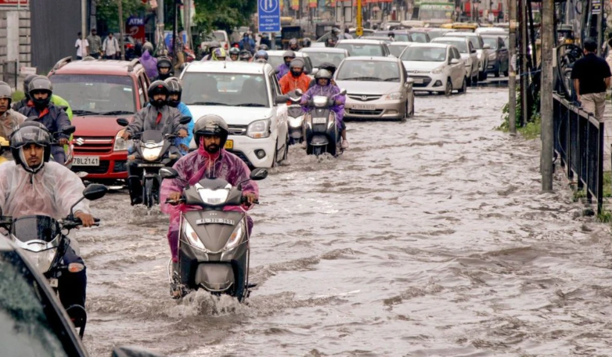 Severe Weather Grips India as IMD Red and Orange Alerts Persist Across Multiple States