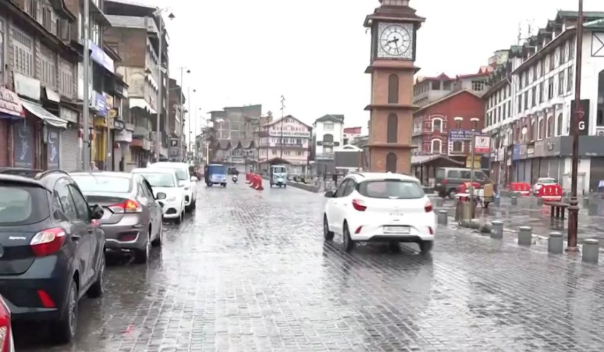 Heavy rainfall, landslides disrupt life as red alert persist in multiple indian states