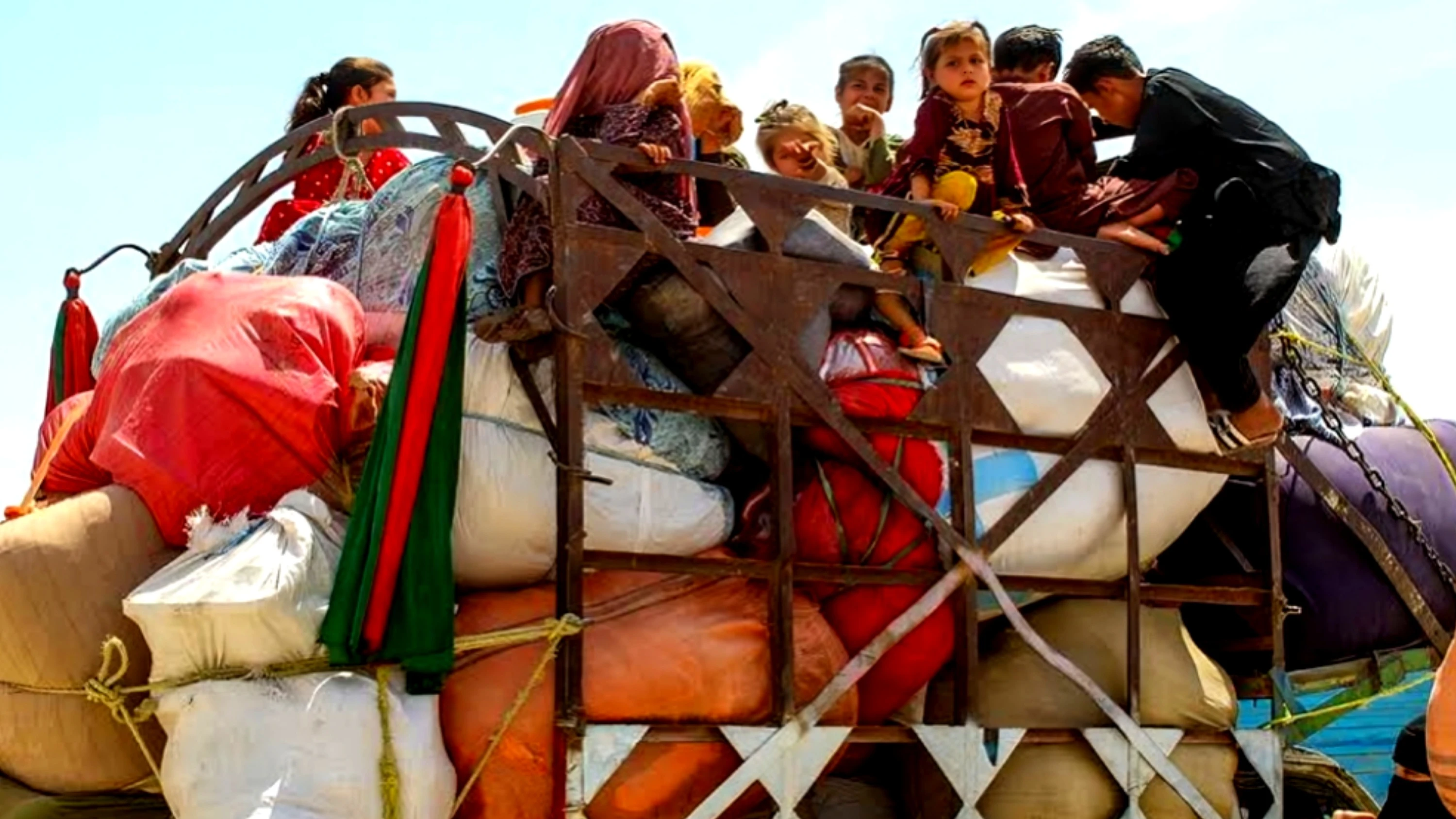 Sharp rise in return of afghan refugees from iran and pakistan raises alarms – iom