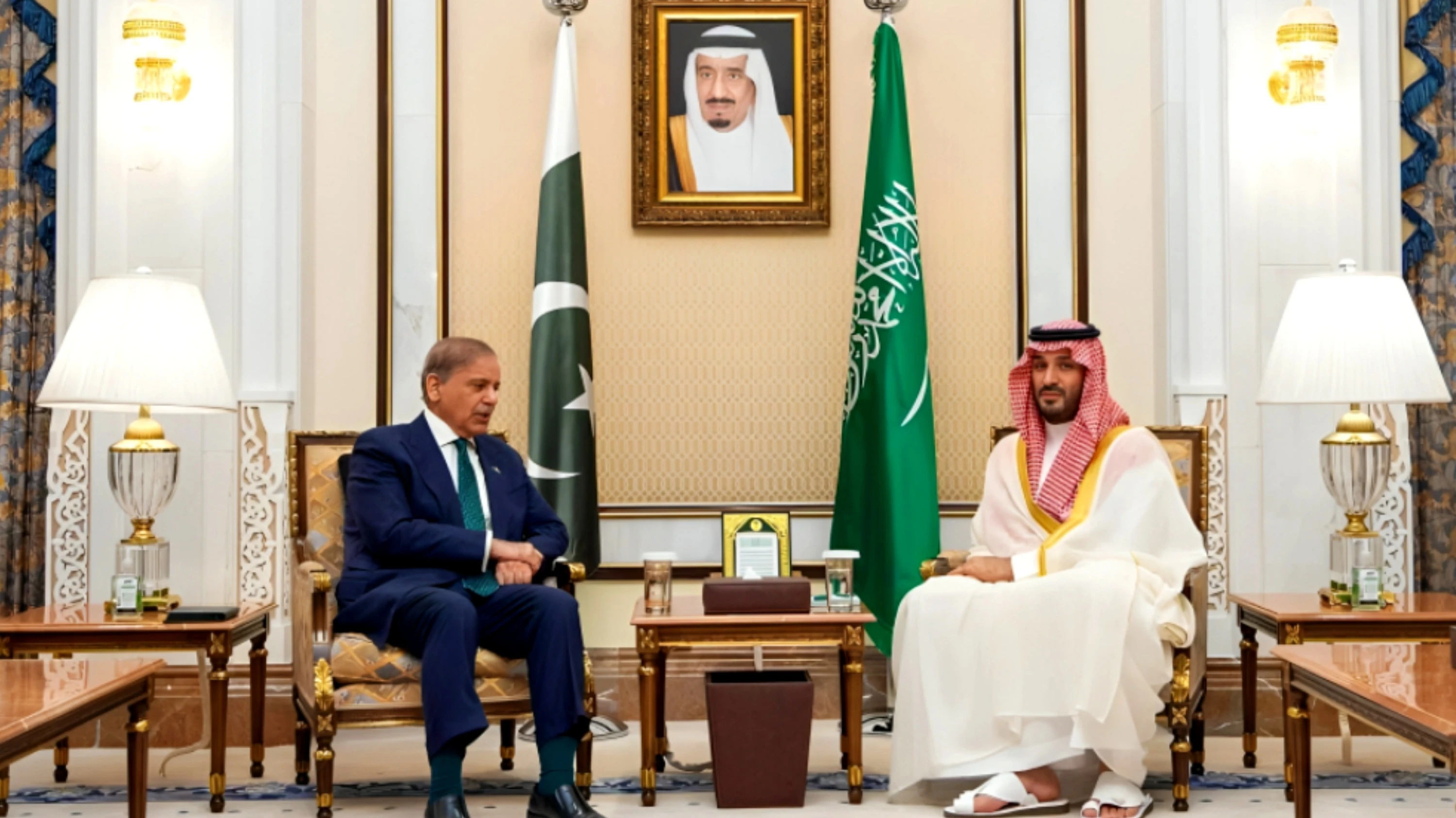 Pm shehbaz sharif meets saudi crown prince mohammed bin salman, reaffirms bilateral ties
