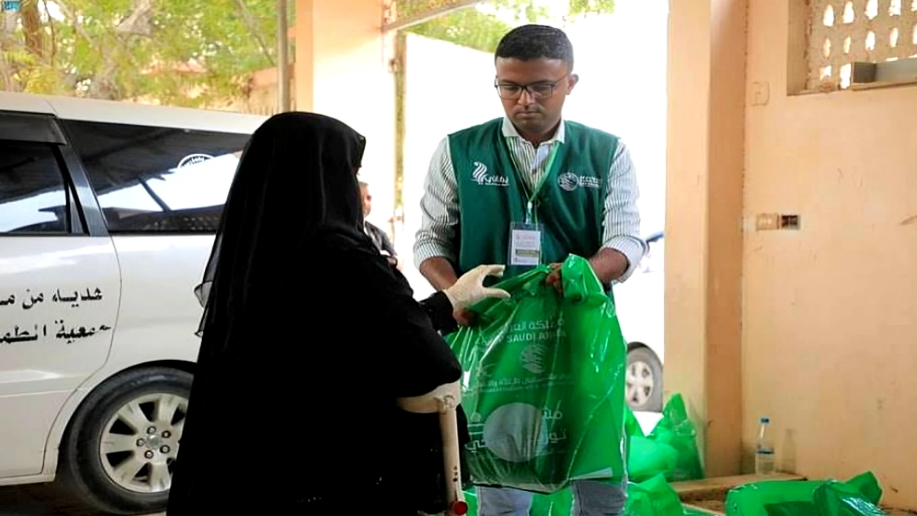 KSrelief Distributes Sacrificial Meat to Thousands in Yemen, Syria, and Somalia for Eid Al-Adha