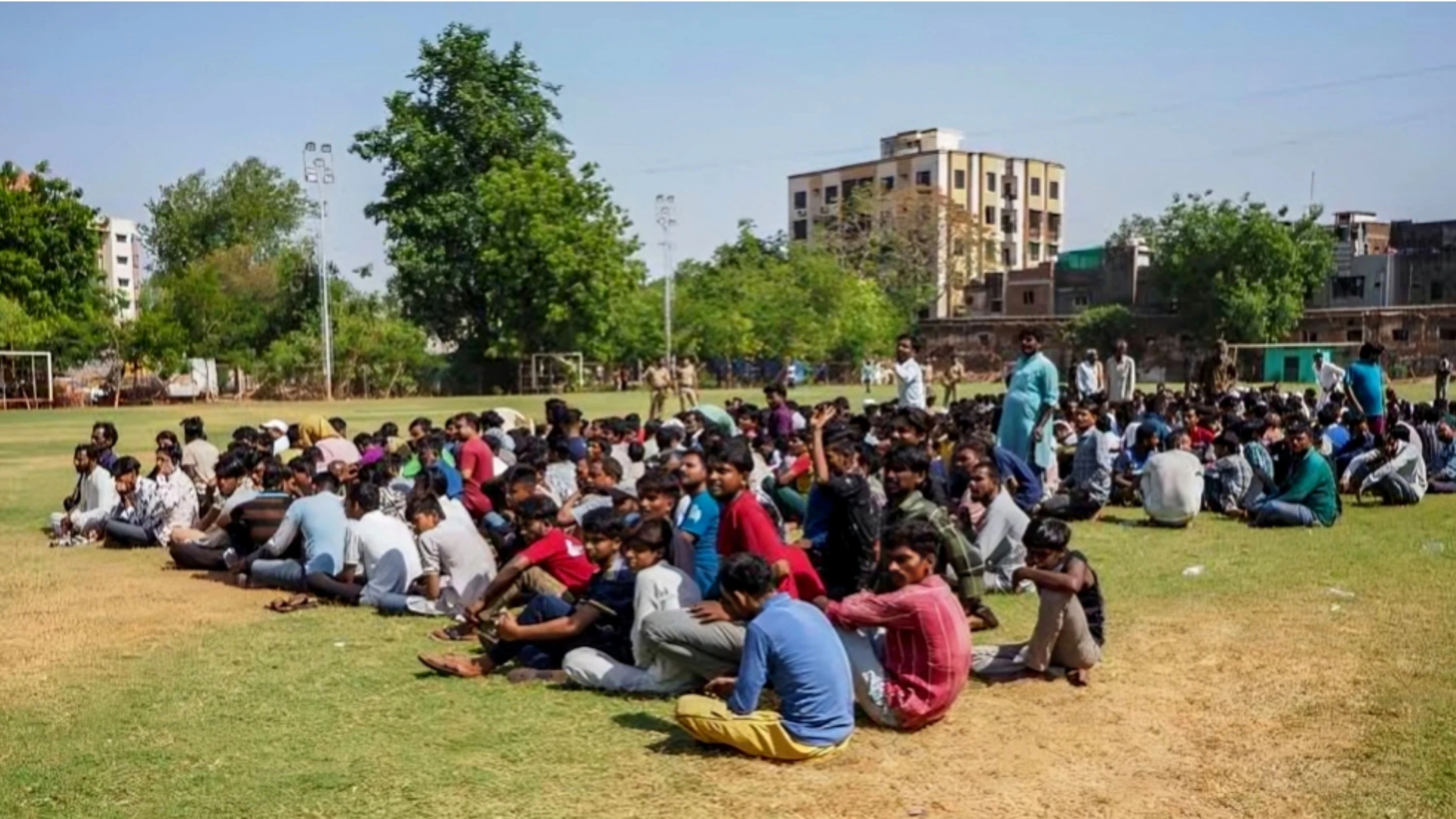 India expelling "illegal" foreigners to bangladesh, raising rights concerns