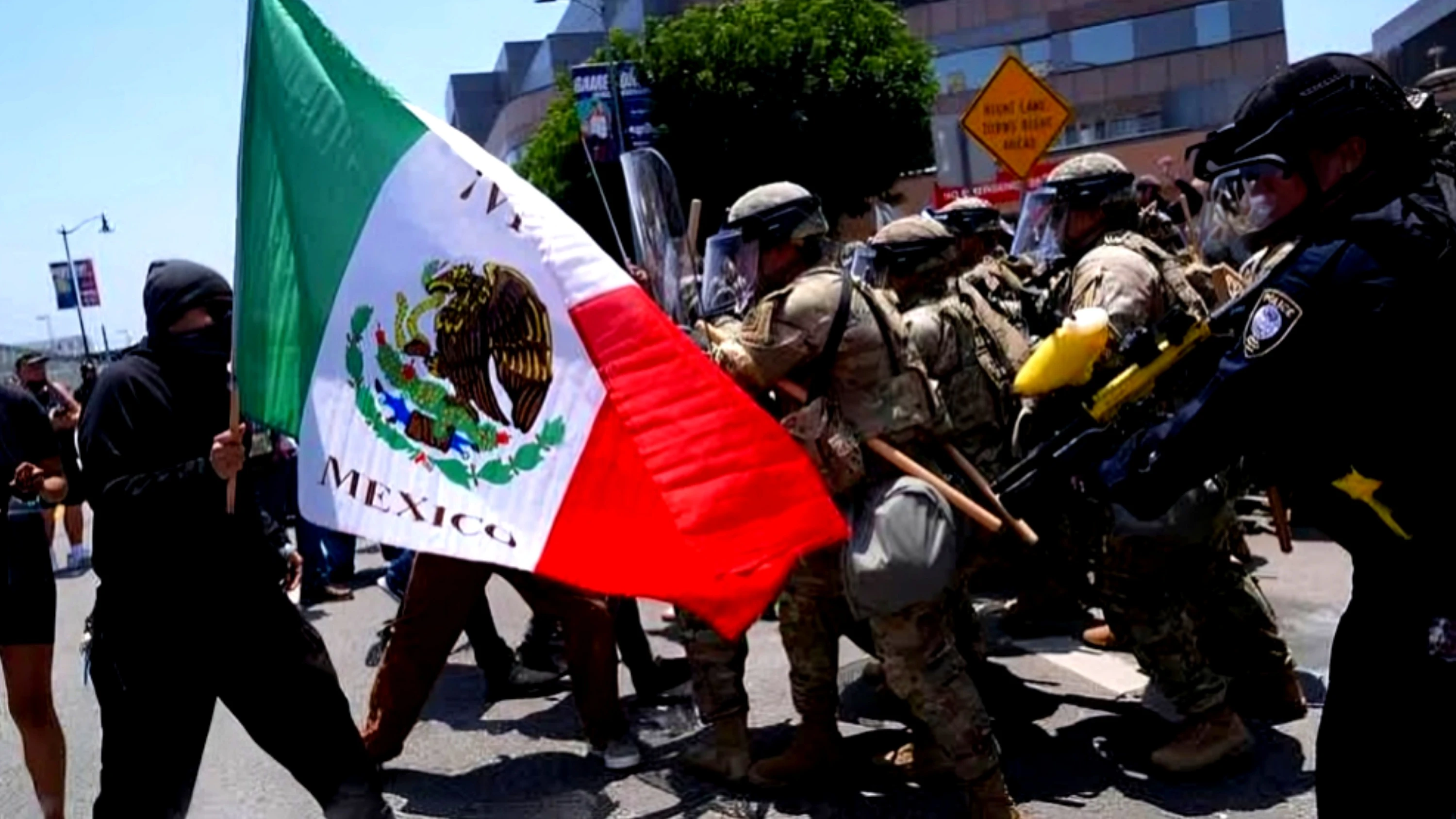 Us appeals court halts order to withdraw national guard from california
