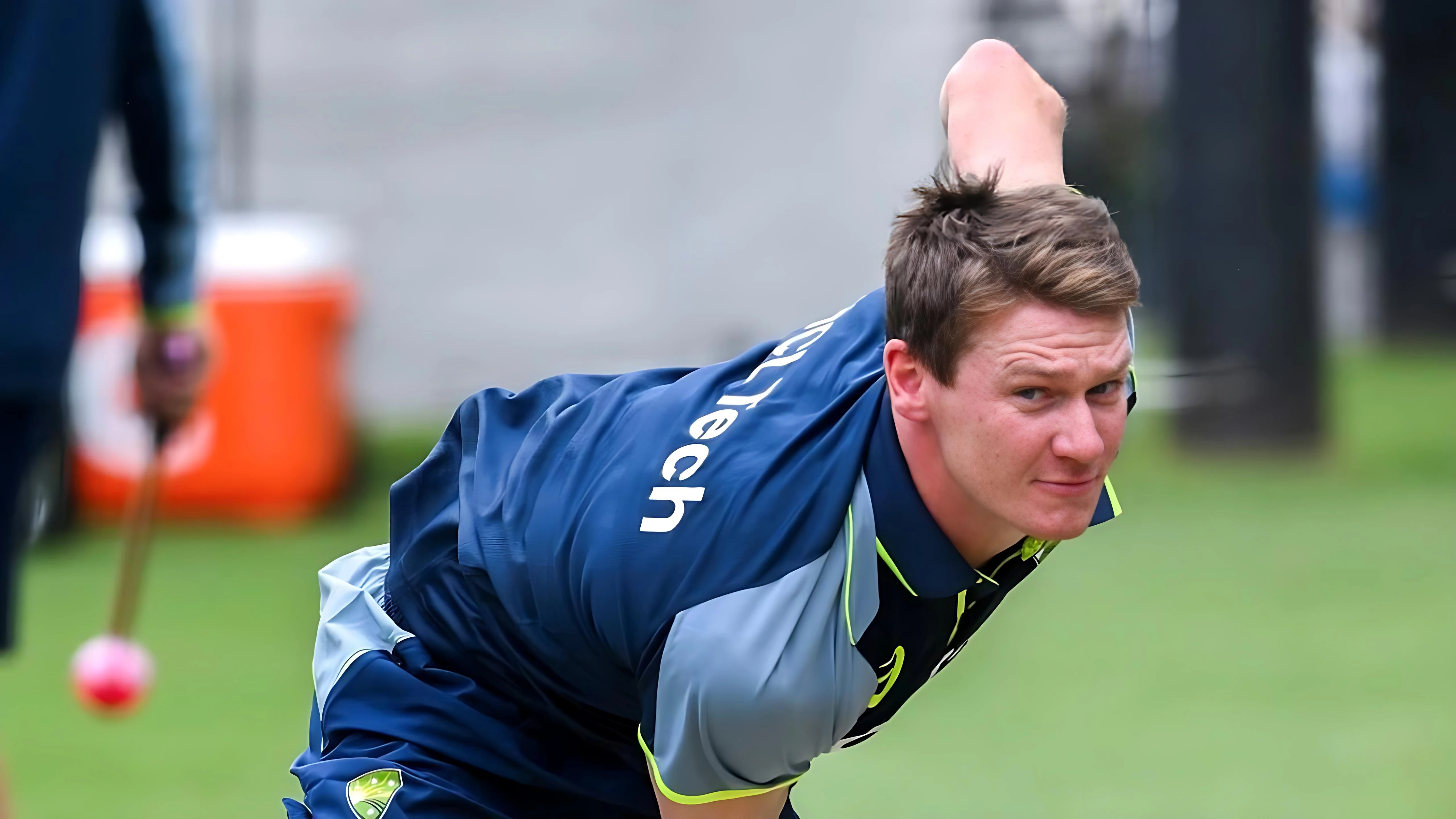 Abbott joins australia test squad after doggett suffers hip injury