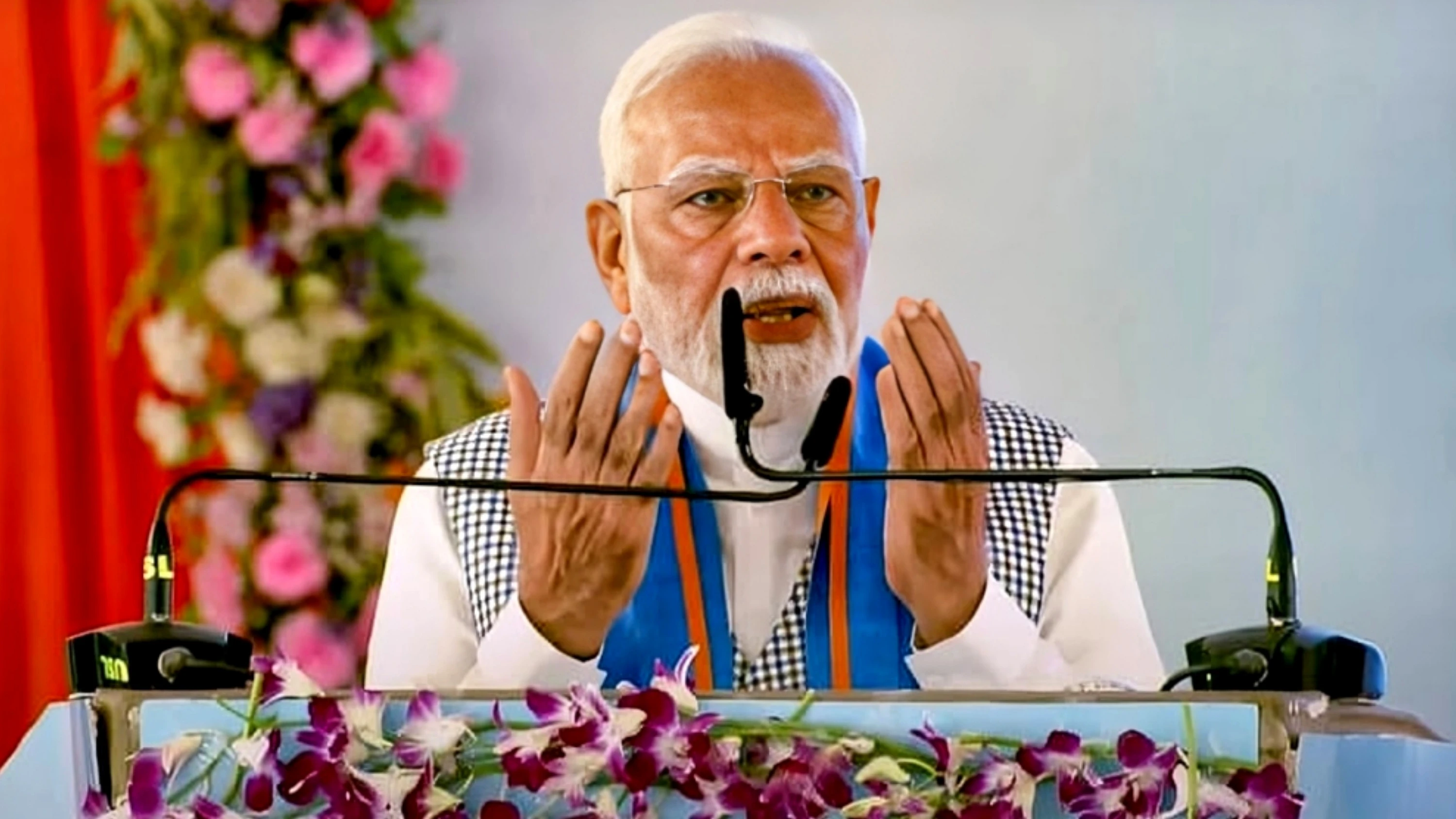 Modi slams rjd over ambedkar row, accuses opposition of disrespecting dalits