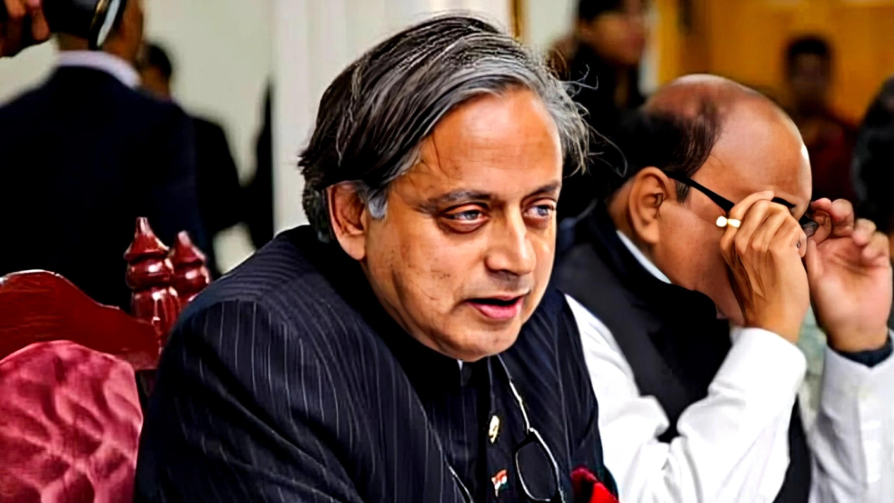 Shashi tharoor criticises us over meeting with pakistan army chief