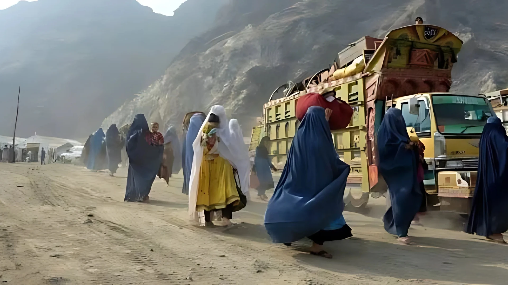 Pakistan Expands Crackdown to Include Afghan Refugees with PoR Cards