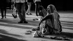 Pakistan Tightens Umrah Policy to Combat Begging in Saudi Arabia Stringent Measures Against Begging Mafia