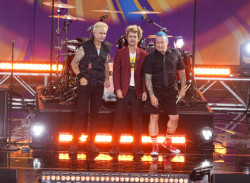 Green Day’s Dubai Concert: A Night of Nostalgia and Rock Glory