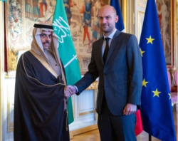 Saudi Foreign Minister: Meets French Counterpart in Paris