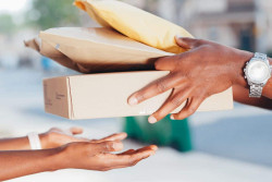 Saudi Arabia Imposes SR5,000 Fine on Firms Failing to Deliver Parcels