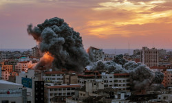Israel Expands Ground Assault on Gaza, Death Toll Rises