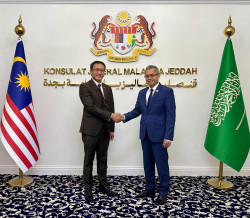 Philippine Consul General Visits Malaysian Consul General in Jeddah