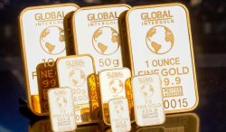 Gold Price Dips Slightly After Record High