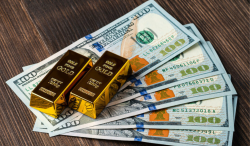 Weak dollar boosts gold to all-time high