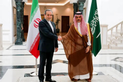 Iran FM Visits Saudi, Qatar Ahead of US Nuclear Talks in Oman