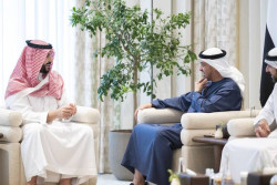 Saudi Defense Minister Meets UAE President for Stability & Strengthen Ties