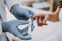 Metformin and Lifestyle Changes Slash Diabetes Risk Over Two Decades