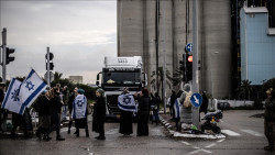 Israeli Protesters Attempt to Block Aid Trucks Bound for Gaza Amid War Tensions