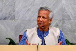 Political Crisis Deepens in Bangladesh as Interim Leader Yunus Threatens to Resign