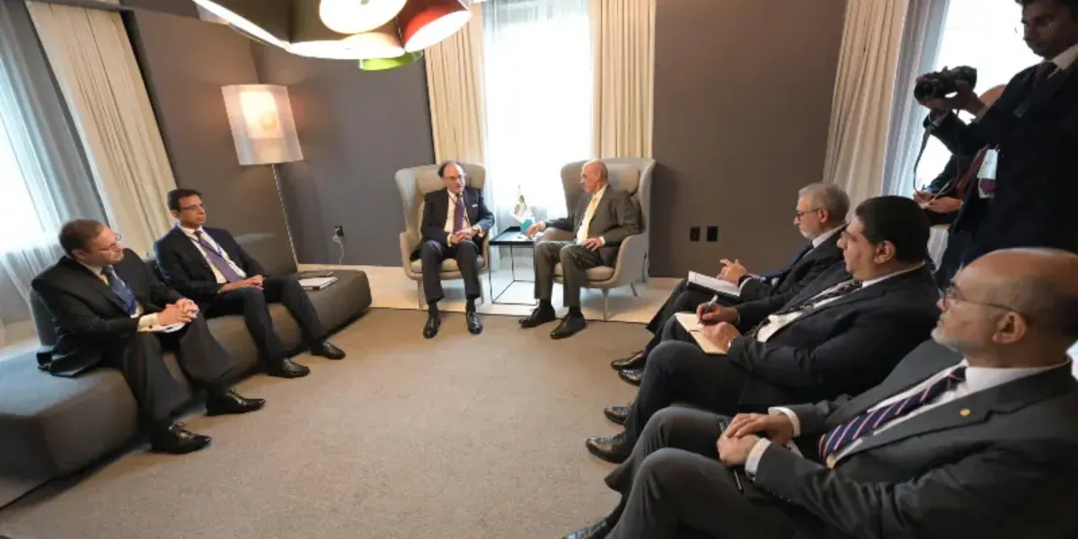 Pakistan Finance Minister Muhammad Aurangzeb Holds Talks with IFC and ...