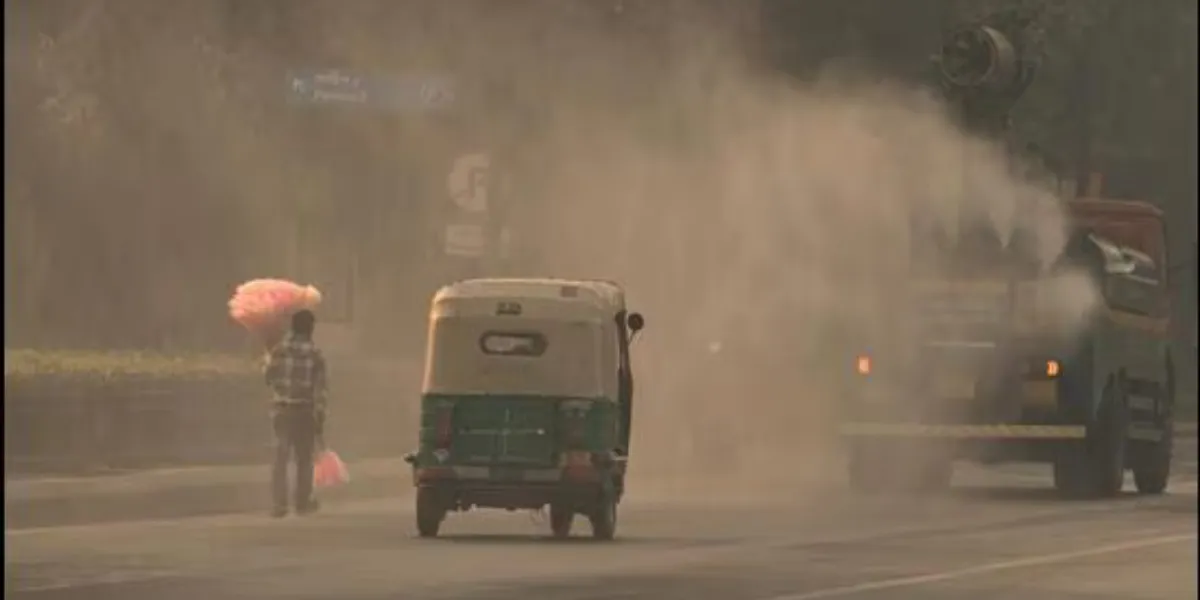 Delhi’s Air Quality Hits Season High at 391 as Capital Nears ‘Severe’ Pollution Mark