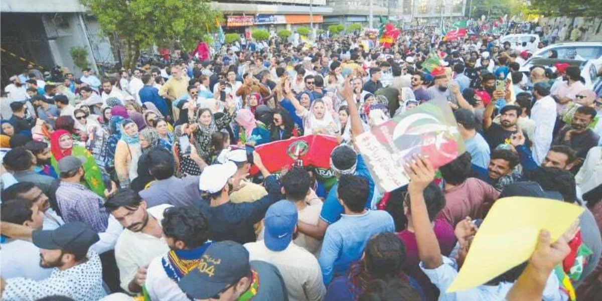 Karachi Police Detain Protesters As 27th Amendment Backlash Grows