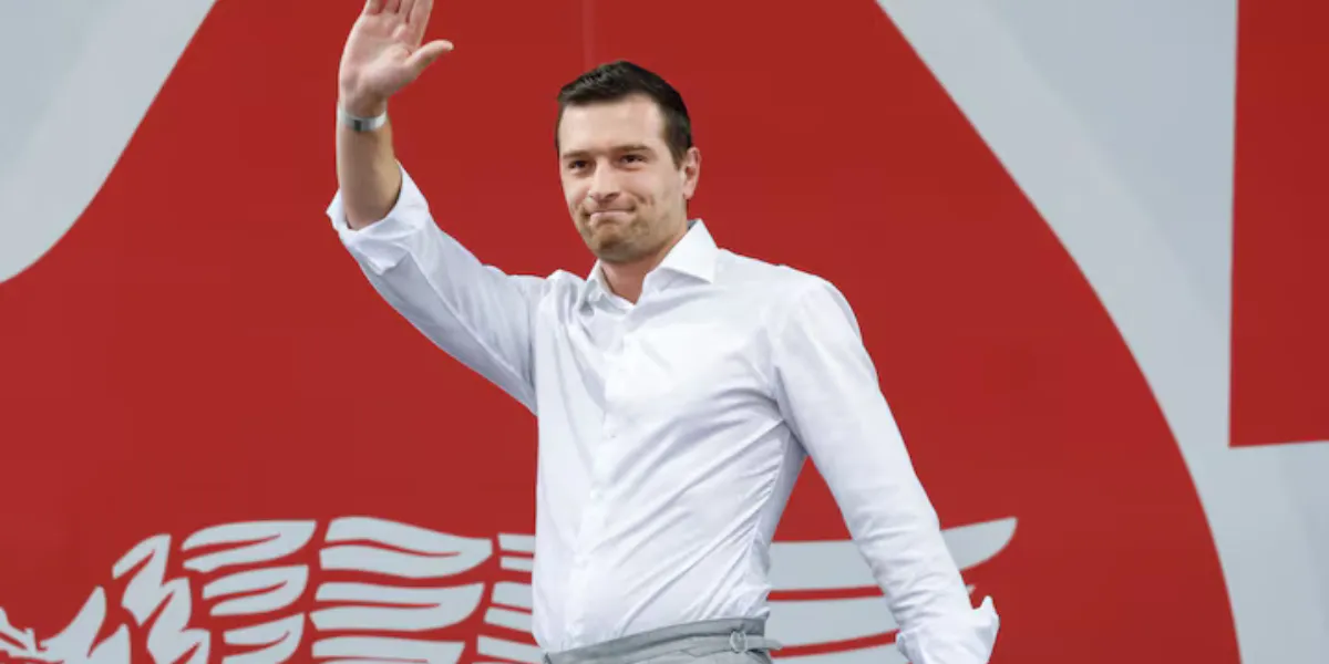 Poll Predicts Far-Right Bardella Leading 2027 French Presidential Race