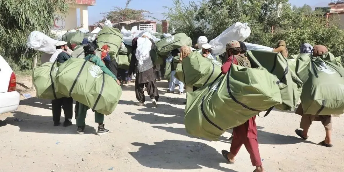 KSrelief Distributes Shelter Kits in Afghanistan and Dates in Yemen
