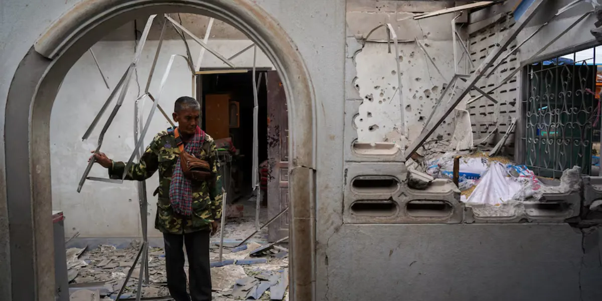 Thailand-Cambodia Border Fighting Escalates, Trump Plans to Intervene