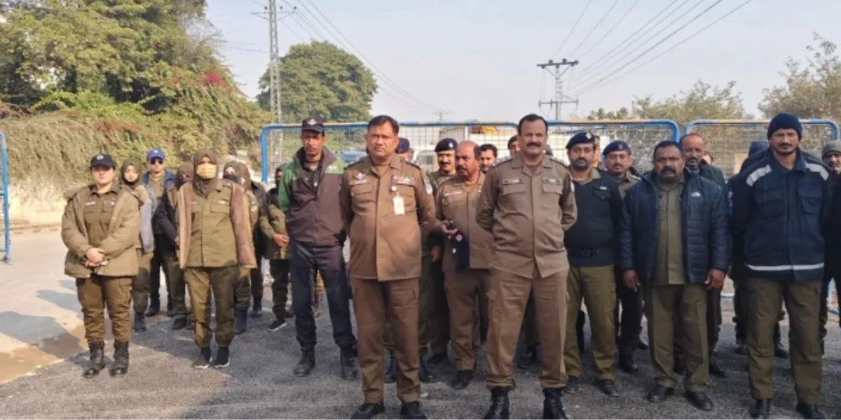 Heavy Security Deployed in Rawalpindi Ahead of Imran Khan’s Jail ...