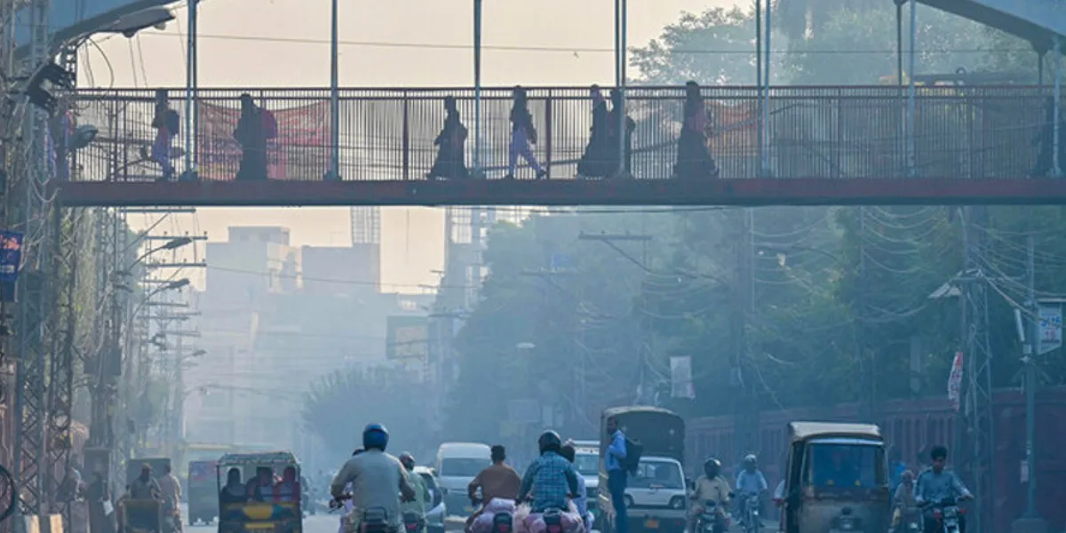 Lahore High Court Orders Strict Action on Smog, Vehicle Emissions, and Green Spaces