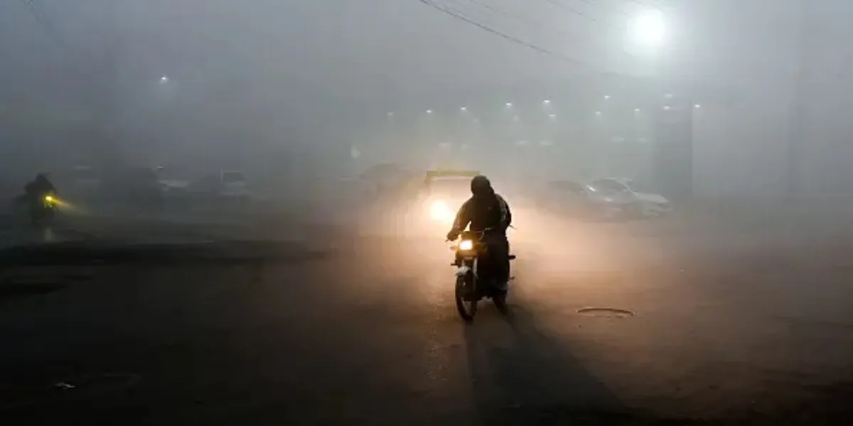 Dense Fog Disrupts Punjab, Motorways Closed as Visibility Drops