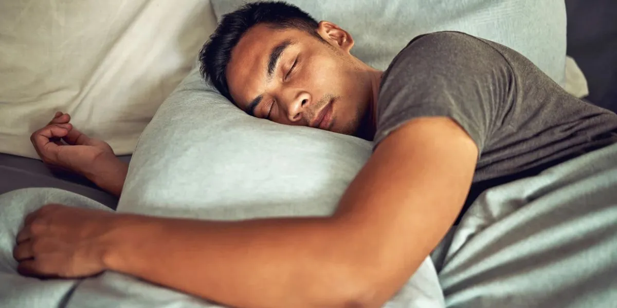 Sleeping After Midnight Disrupts Health, Surgeon Urges Earlier Bedtime