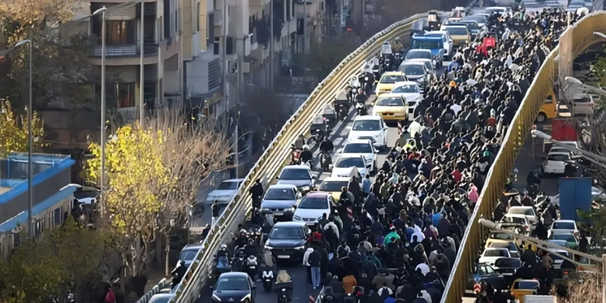 Protests Over Rising Prices Continue Across Iran, Clashes Reported in Koh Dasht