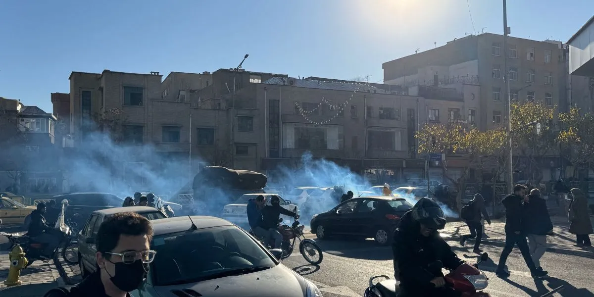 Trump Threatens Iran During Escalating Protests Over Currency Collapse