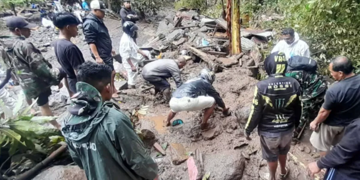 Flash Floods in Indonesia’s North Sulawesi Kill 14, Search for Missing Continues