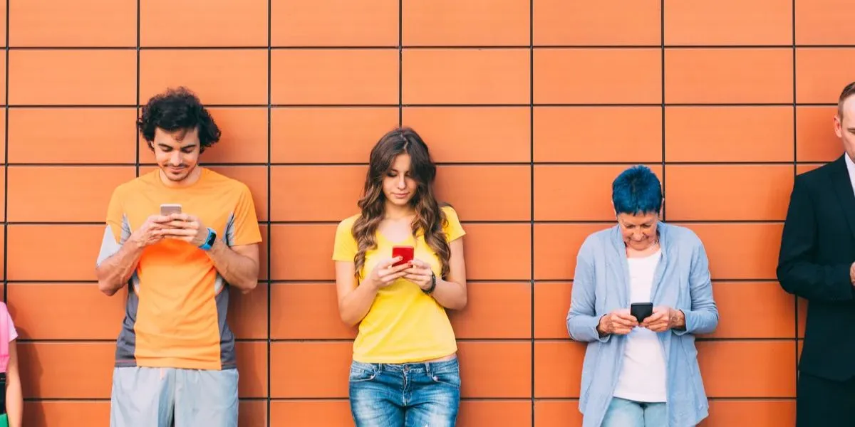 Doctors Warn Youth Face Growing Anxiety From Smartphone Separation ...