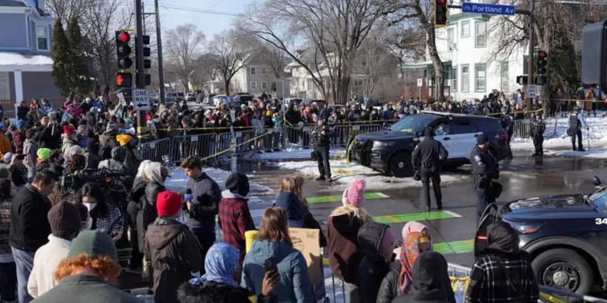 Immigration Officer Shooting in Minneapolis Triggers Protests