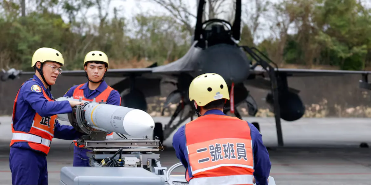 Taiwan Air Force Showcases Rapid F-16 Combat Readiness Drill | Human Online