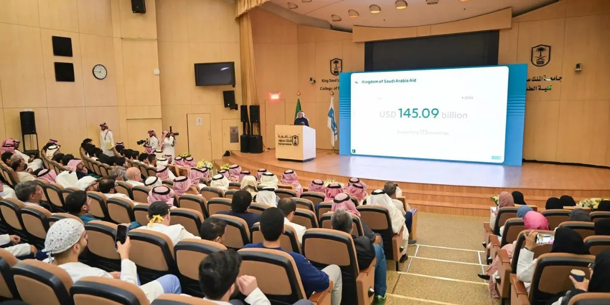 KSrelief Chief Lectures at King Saud University on Humanity in Medicine