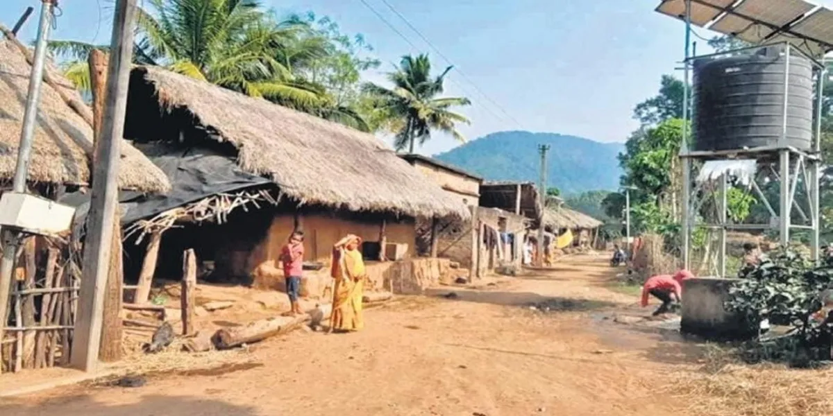 India Today | SC Stays Curbs on Tamil Nadu Waqf Board, Tea Garden Workers’ Wages Likely to Rise, Odisha Village Alleges Caste Bias