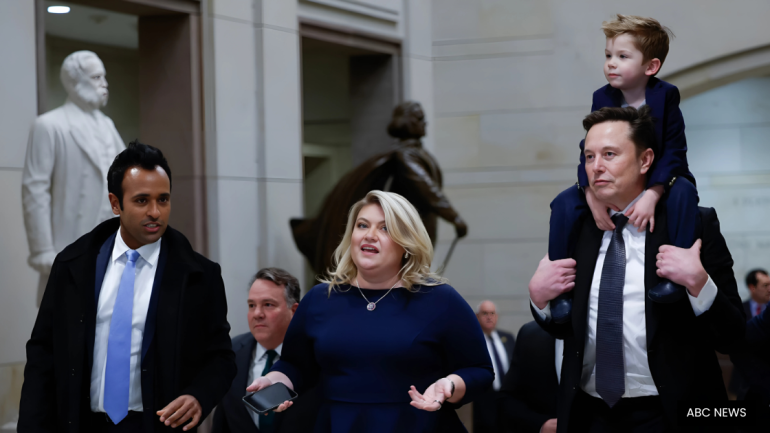 Trump Backs Tech Giants in MAGA Debate Over H-1B Visas